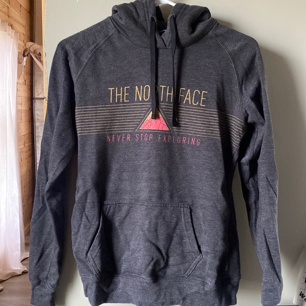 Women’s North Face hoodie